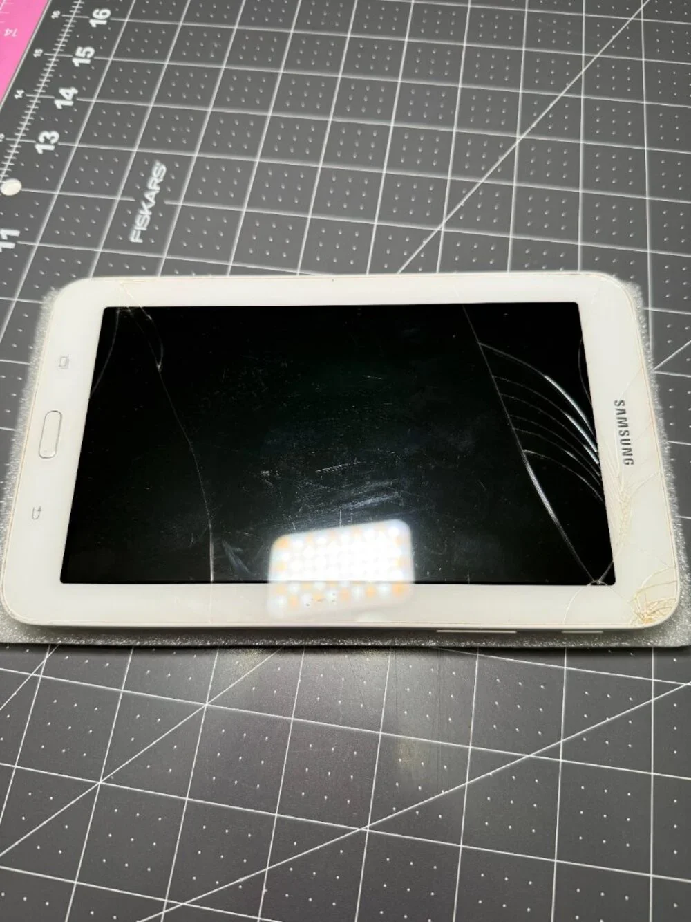 Samsung Galaxy Tab 3 Lite Model SM-T113 White For Parts/Repairs